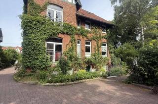 Villa kaufen in 21337 Lüneburg, Vollvermietete, stilvolle Altbau-Villa mit historischem Charme