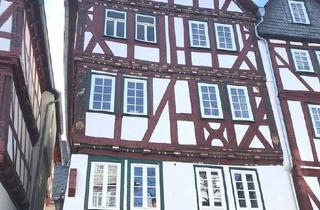 Haus mieten in Kornmarkt 10, 35745 Herborn, Super Lage im Herzen von Herborn - Doppelhaushälfte 130 qm zu vermieten