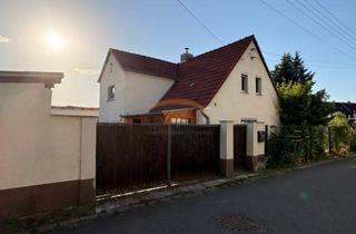 Einfamilienhaus kaufen in 01979 Lauchhammer, Familienfreundliches Einfamilienhaus mit großem Grundstück, Kamin, Nebengebäuden und viel Potenzial