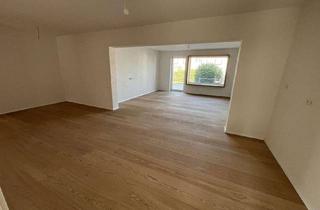 Wohnung kaufen in Lindenstr. X, 77716 Haslach, Kernsanierter Luxus (A+): Barrierefreie EG-Wohnung, 40m² Terrasse & Privatgarten in Haslach