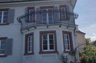 Wohnung mieten in Brückstrasse 37, 69469 Weinheim, Kernsanierter Altbau, DG, 3 Zi, Kü, Bad, WG-geeignet, Empore, Fernblick, Gartenanteil mit Terrasse