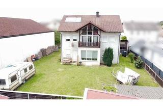 Haus kaufen in 92665 Altenstadt, Wohnhaus mit Kaminzauber – Nachhaltiges Wohnen durch moderne Wärmepumpe --