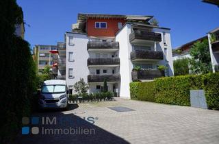 Wohnung kaufen in 83022 Rosenheim, Perfekte, seltene und schön gelegene 2 Zimmer- Gartenwohnung mit Garage, Stellplatz und EBK
