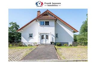 Wohnung kaufen in 54584 Jünkerath, Eigentumswohnung im EG mit Parkplatz in Jünkerath - 2 Schlafzimmer & Balkon - Ebenerdig