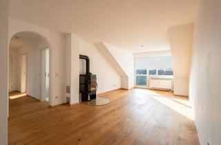 Wohnung kaufen in 85635 Höhenkirchen-Siegertsbrunn, Lichtdurchflutete 3-Zimmer-Dachgeschosswohnung mit Westbalkon