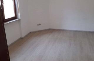 Wohnung mieten in Nuitsstraße 18, 76185 Mühlburg, Wohnen mit Charakter: Zweizimmerwohnung in Karlsruhe-Mühlburg