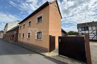 Haus kaufen in 53881 Euskirchen, Wohnen mit großem Grundstück im Ortskern!