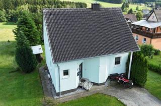 Einfamilienhaus kaufen in 96358 Teuschnitz, Einziehen und Wohlfühlen: Gepflegtes Einfamilienhaus mit Traumblick und moderner PV-Anlage in Teuschnitz OT Haßlach