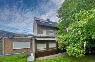Haus kaufen in 57562 Herdorf, Geräumiges Ein/Zweifamilienhaus in ruhiger Seitenstraße von Herdorf!