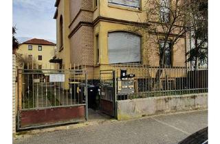 Villa kaufen in 63071 Offenbach, Altbau trifft Potenzial: Villa mit drei Wohneinheiten & Garagen in Offenbach am Main