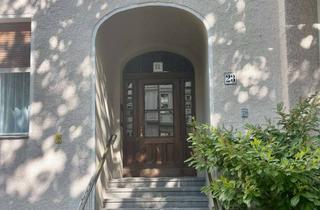 Wohnung kaufen in Jenaer Straße 23, 10717 Wilmersdorf, *Renovierte, ruhige und helle Altbauwohnung mit Balkon - Auch als WG nutzbar!*