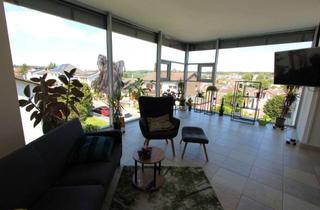 Wohnung kaufen in Am Pfarrweiher 28, 64372 Ober-Ramstadt, Exklusive Eigentumswohnung mit architektonischem Glaswürfel, großer Terrasse und privatem Garten