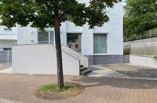 Wohnung mieten in 63755 Alzenau, Besondere 3-Zi.-Wohnung: Klimaanlage, Einbauküche & ehem. Bank-Tresor