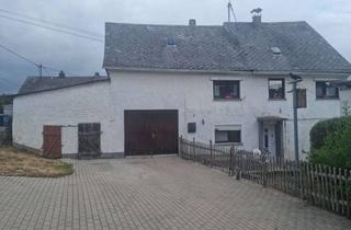 Haus kaufen in Hefestraße, 56154 Boppard, Kleines älteres Haus mit Stall, Scheune und massivem Nebengebäude, Rasenfläche und befestigten Hof.