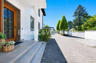 Villa kaufen in 97422 Deutschhof, Exklusive Villa mit großzügigem Garten, Pool und Wellnessbereich in Schweinfurt