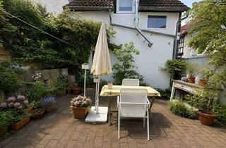 Haus kaufen in 60388 Bergen-Enkheim, Zwei charmante Häuser auf einem Grundstück im historischen Ortskern von Bergen-Enkheim!