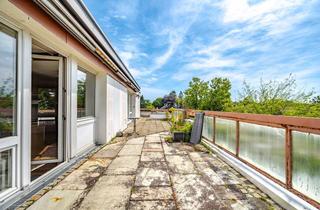 Wohnung kaufen in 82110 Germering, Großzügige 3-Zimmer-Dachterrassenwohnung mit Teilungspotenzial in Germering - Zum Selbstbezug!