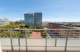 Wohnung kaufen in Potsdamer Platz, 10117 Berlin, Architekturikone nahe Potsdamer Platz: Bezugsfreie 2-Zimmer-Wohnung mit Panoramabalkon in Berlin