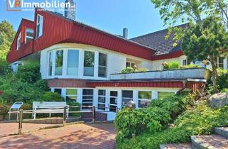 Haus kaufen in 25779 Hennstedt, Exklusives Wohnhaus mit etablierter Arztpraxis
