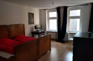 Wohnung kaufen in Leberstraße, 10829 Berlin, Berlin - Helle 1-Zimmer-Altbauwohnung im ruhigen Hinterhaus - Rote Insel