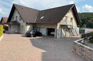 Einfamilienhaus kaufen in 55765 Birkenfeld, Birkenfeld - Freistehendes Einfamilienhaus mit Einliegerwohnung