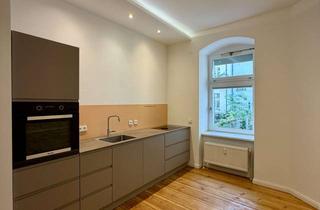 Wohnung kaufen in Weserstraße 56, 12045 Neukölln, Provisionsfrei - Seltener Altbautraum mit idyillischem Privatgarten im Weserkiez