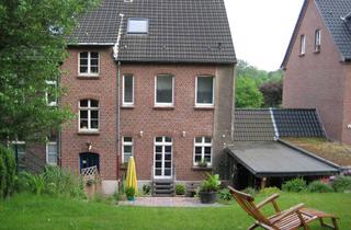Doppelhaushälfte kaufen in Dutzendriege 21a, 45309 Kray, Charmante Doppelhaushälfte in ruhiger Sackgasse, mit großem Garten, Terrasse und Carport
