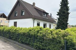Haus kaufen in 76437 Rastatt, Älteres EFH mit 2 Garagen und sonnigem Garten