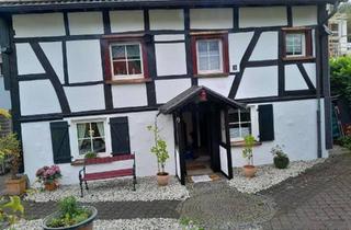 Haus mieten in 53940 Hellenthal, Wohnen mit Charakter: Saniertes Fachwerk- Haus in Hellenthal