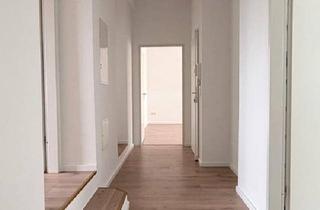 Wohnung kaufen in 12167 Berlin, Berlin - Bezugsfertig & provisionsfrei! Helle 3-Zimmer Dachgeschosswohnung