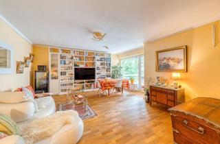 Wohnung kaufen in 14193 Berlin, Berlin - Unique: Stunning 2-Bedroom Flat with Lake View & Pool