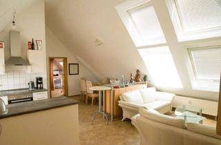 Wohnung kaufen in Käsröthe 30, 91301 Forchheim, Lichtdurchflutete 2-Zimmer-Dachgeschosswohnung mit hohen Decken in Top-Lage in Forchheim
