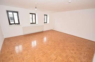 Wohnung mieten in Burgstraße, 09306 Rochlitz, Helle, frisch renovierte 4-Zimmer-Wohnung | saniertes Bad | sofort frei