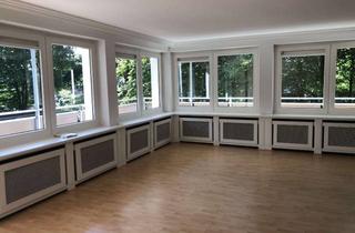 Wohnung mieten in Dockenhudener Chaussee, 25469 Halstenbek, Großzügige gepflegte Etagenwohnung mit vier Zimmern und Balkon auf Parkgrundstück