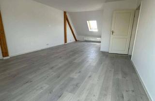 Wohnung mieten in Burgstraße, 09306 Rochlitz, **Hochwertige Ausstattung** Sanierte 3-Raum Wohnung mit Gemeinschaftsgarten und optionaler EBK