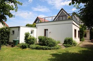 Einfamilienhaus kaufen in 53359 Rheinbach, Vielseitiges Familiendomizil mit 7 Zimmern, Traumgarten und großzügiger Dachterrasse in Rheinbach