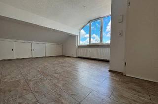Wohnung kaufen in 63579 Freigericht, Freigericht - Bezugsfreie Dachgeschosswohnung mit Loggia und Stellplatz