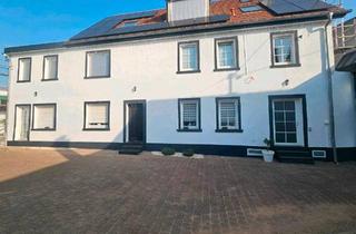 Haus kaufen in 67308 Albisheim, Albisheim (Pfrimm) - Exklusives Wohnhaus mit Pool und PV