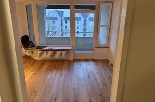 Wohnung kaufen in Gottfried-Böhm-Ring 32, 81369 Sendling-Westpark, Top 1 Zimmer Wohnung mit überdachtem Balkon
