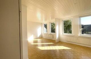 Wohnung mieten in Carlstraße 22, 24534 Innenstadt, Frisch renovierte 3-Zimmer-Wohnung mit neuem Bad, Einbauküche und Stellplatz