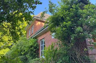 Haus kaufen in 23858 Barnitz, Ehemalige Dorfschule im Künstlerdorf Barnitz mit Atelier, großem Grundstück & Baupotenzial