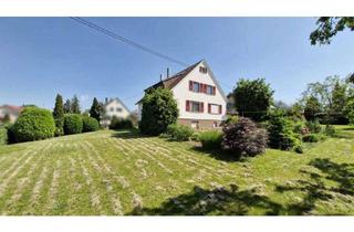 Haus kaufen in 72124 Pliezhausen, Das gepflegte Wohnhaus mit 3 Garagen direkt am Ortsrand auf einem 1438 m² großen Grundstück