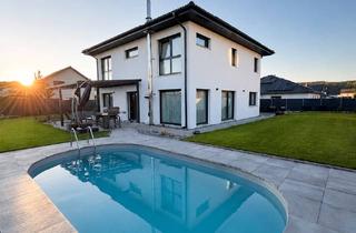 Villa kaufen in 79793 Wutöschingen, Stadtvilla Neubau 2021 mit Pool | 185m² | KfW40+ | PV + Speicher |