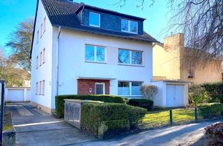 Haus kaufen in 53177 Bad Godesberg, Jetzt erst recht -Gepflegte Stadtimmobilie in Godesberg- Citynahes 3-Parteienhaus sofort verfügbar.