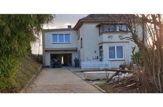 Haus kaufen in 56412 Niederelbert, Attraktives Zweifamilienhaus mit 190 m² Wohnfläche und großem Familiengarten in Niederelbert