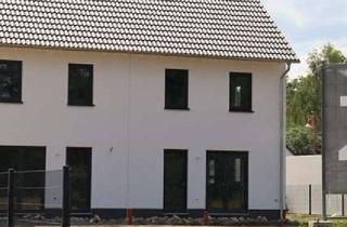 Haus kaufen in 04683 Naunhof, Modernes Niedrigenergiehaus in Naunhof bei Leipzig - Einzug noch 2026