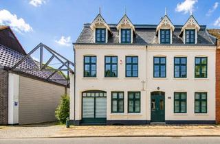 Gewerbeimmobilie kaufen in 25813 Husum, Repräsentatives Bürohaus: Altbau-Juwel auf Neubaustandard saniert