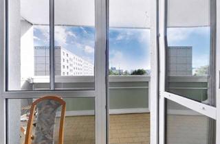 Wohnung kaufen in Singerstraße 110, 10178 Mitte, Helle, ruhige 2-Raum Wohnung mit Balkon und Weitblick ins Grüne