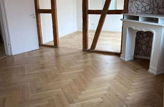 Wohnung mieten in 70188 Ost, Altbauwohnung mit Flair, 4 1/2 Zimmer mit ausgebautem bewohnbarem DG., Stuttgart Ost