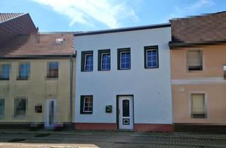 Einfamilienhaus kaufen in 39387 Oschersleben, Kompaktes Einfamilienhaus in einer ruhigen Nebenstraße in Oschersleben